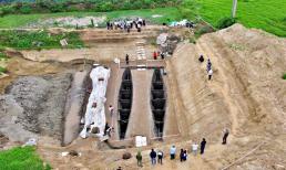 Cải tạo đất để nuôi cá, người dân Bắc Ninh phát hiện báu vật 2.000 năm tuổi hiếm có trên thế giới, dài 17m màu vàng lạ