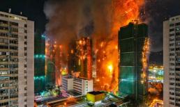 Hỏa hoạn nghiêm trọng bao trùm cụm chung cư Hong Kong: Lửa lan theo giàn giáo, 4 người thiệt mạng