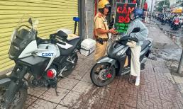 Lái xe leo lề sẽ bị phạt mức ngang vượt đèn đỏ theo Nghị định 168, đúng không?