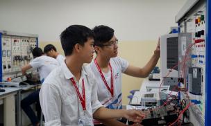 Ngành học chưa tốt nghiệp đã có việc làm, sinh viên vừa ra trường đã nhận lương hơn 50 triệu/tháng