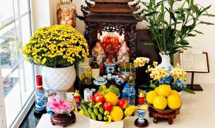 Tại sao bàn thờ Thần Tài phải đặt dưới đất? Chuyên gia phong thủy tiết lộ điều bất ngờ