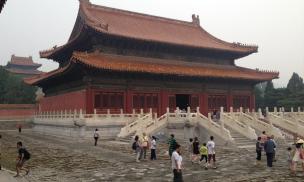 Vì sao Trung Quốc mở cửa cho thăm quan lăng mộ Càn Long, còn lăng mộ Khang Hi lại không cho mở?