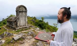 Khi chọn nơi chôn cất, đừng chỉ nhìn hướng! Thầy phong thủy nói: chỉ cần nhìn vào 4 thứ này là biết ngay mộ vượng hay bại