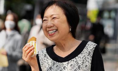 U50 tôi mới ngỡ ngàng nhận ra có 5 khoản chi tưởng nhỏ mà âm thầm rút cạn tài chính suốt bao năm