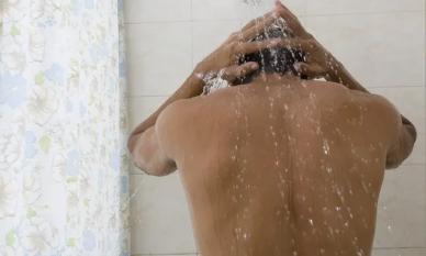 Bạn có thể biết mình sẽ sống được bao lâu bằng cách tắm. Nếu người cao tuổi không xuất hiện 4 dấu hiệu này sau khi tắm, điều đó cho thấy họ có sức khỏe tốt