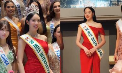 Thanh Thủy khoe trọn vẻ đẹp khi chung khung hình với dàn thí sinh Miss International 2025