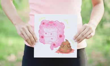 Làm thế nào để phân biệt chảy máu do trĩ và chảy máu trực tràng do ung thư đại trực tràng? Bác sĩ sẽ hướng dẫn bạn cách phân biệt