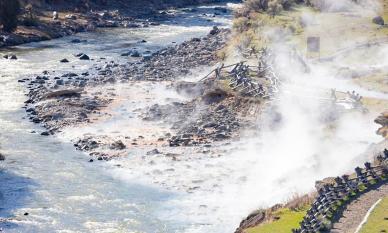 Quốc gia duy nhất thế giới sở hữu dòng sông sôi sùng sục, nhiệt độ nước lên đến 100 độ C, nằm gọn trong lòng rừng mưa nhiệt đới