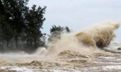 Cập nhật tin mới nhất về bão số 15: Xuất hiện thông tin đáng chú ý về hướng đi của bão