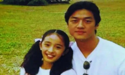 Không ngờ năm 11 tuổi Dương Mịch từng hợp tác với Lý Á Bằng, loạt ảnh cũ của hai người bỗng gây sốt trở lại