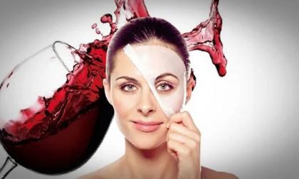 Mặt nạ tự chế để loại bỏ mụn và sẹo - mặt nạ rượu vang đỏ + mật ong