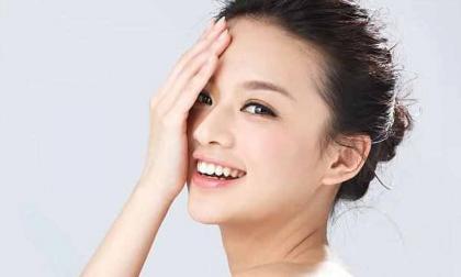 Da khô nên dùng sữa rửa mặt loại nào tốt nhất? 