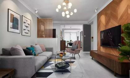 Căn hộ 3 phòng ngủ theo phong cách đơn giản 112m2, hành lang và ban công được sử dụng để lưu trữ