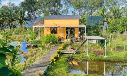 Chàng trai trẻ xây nhà gác lửng chỉ 300 trăm triệu vẫn đẹp như tranh 