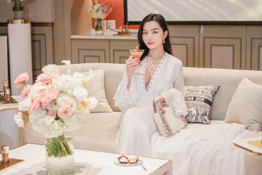 Angel Phạm mang trang sức bạc tỷ tại sự kiện Dior Prestige: Vẻ đẹp của sự thanh thoát và sang trọng