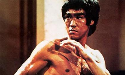 Cái chết của Lý Tiểu Long đã được Diệp Vấn tiên đoán! Chỉ nhìn tư thế đi là biết số 'yểu mệnh'?