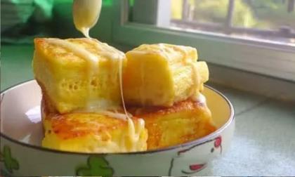 Dạy bạn cách làm bánh mì nướng kiểu Pháp, 1 quả trứng và nửa cốc sữa, hương vị sữa đậm đà và vỏ bánh giòn, thích hợp cho bữa sáng