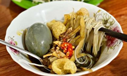 Thứ bốc mùi khiến thực khách 'chạy mất dép' lại là đặc sản Gia Lai, ăn một miếng mê không lối thoát