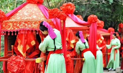 Tại sao thời xưa đàn ông nạp thiếp, chính thất không những không phản đối mà còn sốt sắng chọn mỹ nhân cho chồng, đằng sau là bí mật gì?