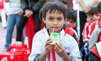 Đưa đạm lành đến với trẻ em vùng cao: Hành trình bền vững từ niềm tin với hạt đậu nành của Vinasoy 