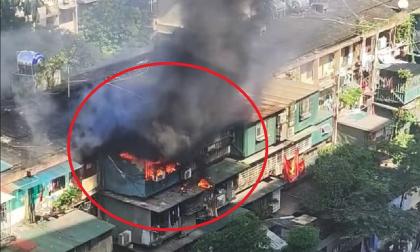 Cháy nổ dồn dập, tập thể cũ ở trung tâm Hà Nội vẫn 'ngáo giá', phơi bày nghịch lý người mua chấp nhận rủi ro để giữ chỗ nội đô