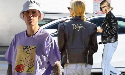 Xuất hiện lần đầu sau đám cưới thế kỷ, Justin Bieber có thái độ lạ nhưng cô vợ siêu mẫu lại mặc chiếc áo xem thế giới có ghen tị