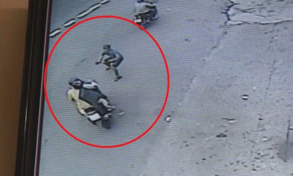 Băng nhóm dàn cảnh cướp 50 triệu rồi dùng hung khí đâm trọng thương người truy cản