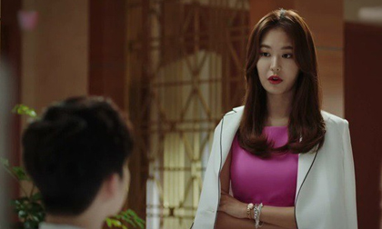 Vợ điên cuồng kiếm tiền nuôi chồng bệnh tật, mệt mỏi trở về nhà lúc 2h sáng thấy hai kẻ quấn quýt trên giường, thân phận 'kẻ thứ ba' mới bất ngờ