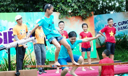 Nhóc cưng siêu đẳng: Gameshow bổ ích cho trẻ, bố mẹ nào cũng nên cho con xem!