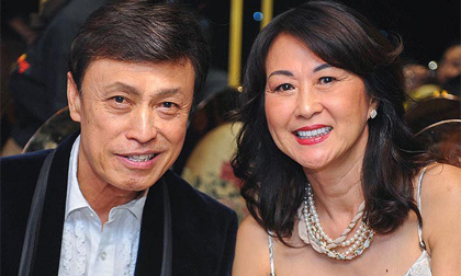 Bà xã trẻ đẹp kém 14 tuổi ít lên sóng của nam danh ca Tuấn Ngọc