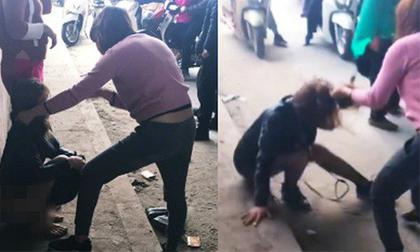 Quen và yêu trai trên xe bus, cô sinh viên bất ngờ bị một người phụ nữ lạ túm tóc đánh ghen 