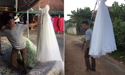 Quá vui mừng khi 'đẩy' được con gái ế đi lấy chồng, ông bố có hành động mà ai nhìn qua cũng bật cười