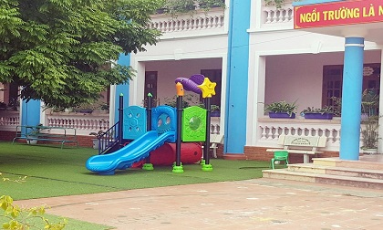 Bé trai 3 tuổi tử vong khi chơi cầu trượt tại trường mầm non ở Hà Nội