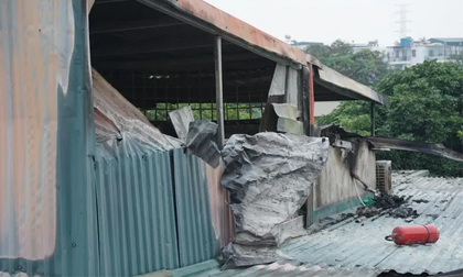 Cháy lớn lúc rạng sáng ở Hà Nội, 3 bà cháu tử vong thương tâm