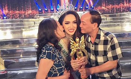 Phản ứng của gia đình Hương Giang khi con 'giả nam'?