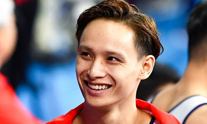 Vẻ điển trai của 'Nam vương' thể dục dụng cụ Việt Nam khiến hội chị em 'mê mệt'