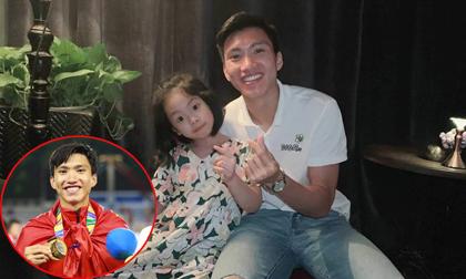 Ảnh đời thường của Đoàn Văn Hậu: Cầu thủ lập cú đúp ở chung kết SEA Games 30