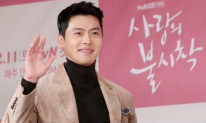 Đã điển trai, phong độ, Hyun Bin còn hào phóng và ấm áp thế này bảo sao chẳng riêng gì Son Ye Jin mà ai cũng phải 'rung rinh'