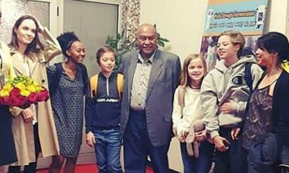 Angelina Jolie đón năm mới cùng các con tại nơi đặc biệt, bỏ mặc Brad Pitt cô đơn