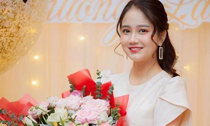 MC VTV từng có phát ngôn gây chú ý về đàn ông - Phương Lan đón tuổi mới bên bạn bè