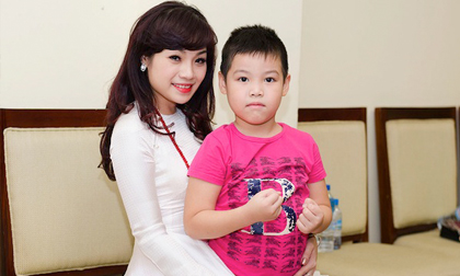 Ngọc Khuê: 'Hiện tại, tôi và con trai rất ổn nên không quan trọng chuyện đi thêm bước nữa'