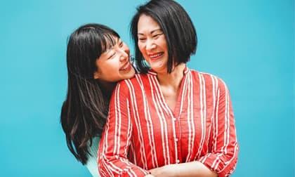 Mother’s Day: Lời chưa dám nói của những đứa con lần đầu gửi mẹ dấu yêu