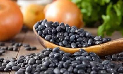 Mặc dù đậu đen rất giàu chất dinh dưỡng, nhưng hai người này ăn càng ít càng tốt 