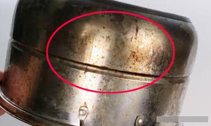 Vết bẩn nồi inox màu vàng không thể rửa sạch? Dạy bạn một mẹo, ngay lập tức sáng bóng như mới