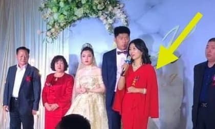 Mẹ chồng xinh đẹp đang gây sốt mạng xã hội khi chiếm cả spotlight của con dâu trong đám cưới