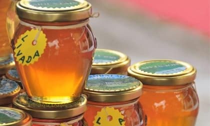 Uống bao nhiêu mật ong hàng ngày là phù hợp? Nên uống mật ong như thế nào?