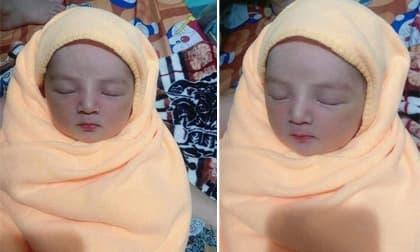 Vừa mới chào đời, bé gái được khen ngợi hết lời vì xinh như thiên thần
