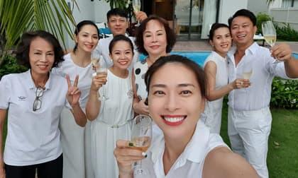 Ngô Thanh Vân 'chơi lớn' đưa đại gia đình đi du lịch Phú Quốc mừng sinh nhật mẹ