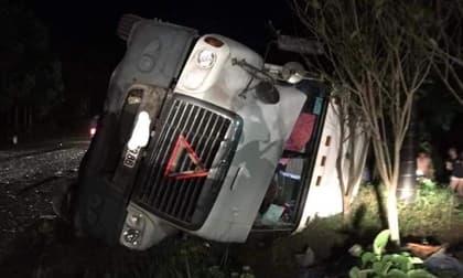 Nguyên nhân ban đầu vụ xe container đè bẹp xe limousine 16 chỗ khiến 3 người tử vong