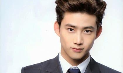Taecyeon (2PM) đang hẹn hò với một cô gái xinh đẹp không phải celeb